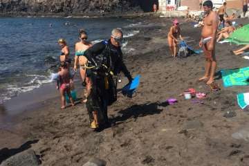 Nueva limpieza de los fondos marinos de Tufia (Foto TA)